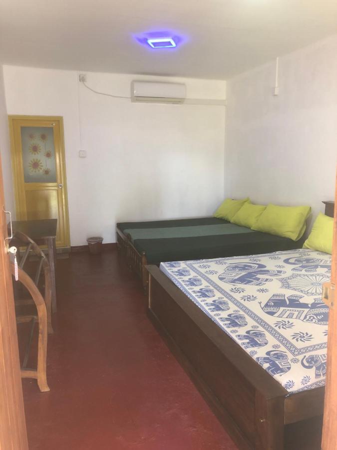 Nilaveli Sheen Coast Trincomalee Exteriör bild