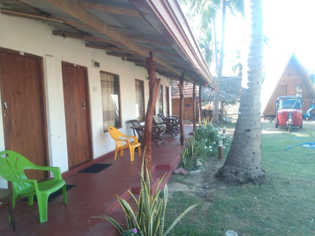 Nilaveli Sheen Coast Trincomalee Exteriör bild